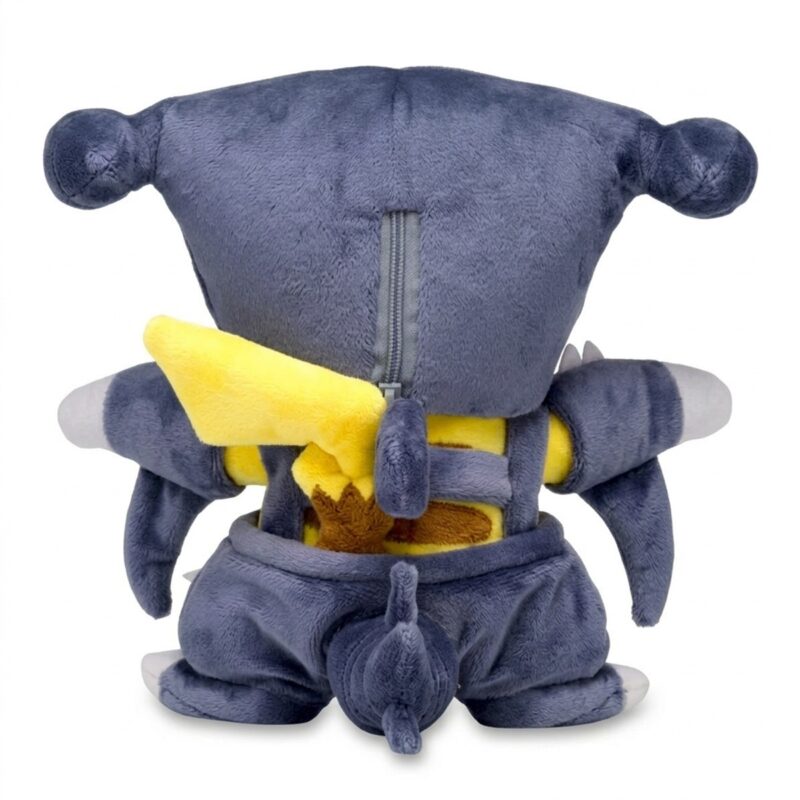 Peluche Pikachu Garchomp vista de espalda