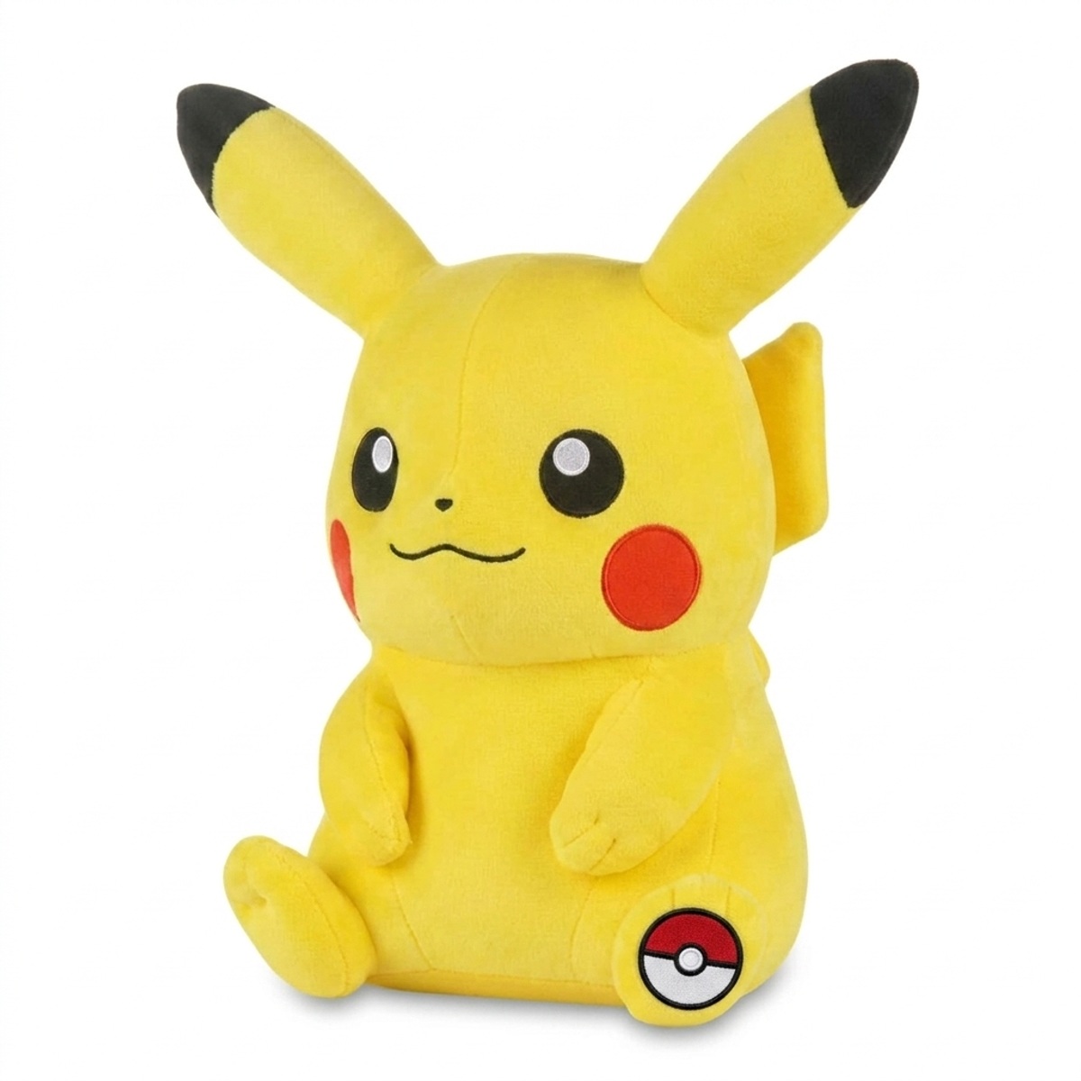 Pikachu Peluche con insignia que prueba la autenticidad del producto.