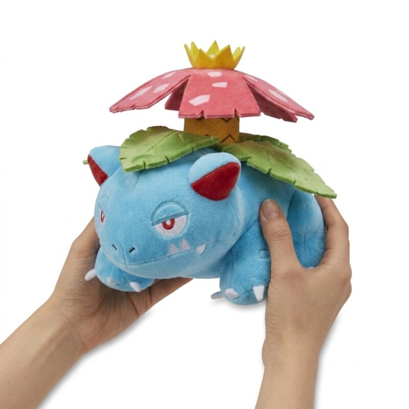 Venusaur Peluche sostenida en las manos