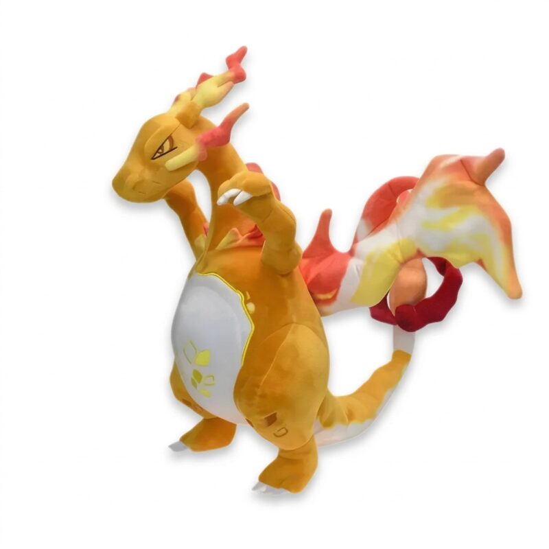 Peluche Charizard Gigamax vista de tres cuartos
