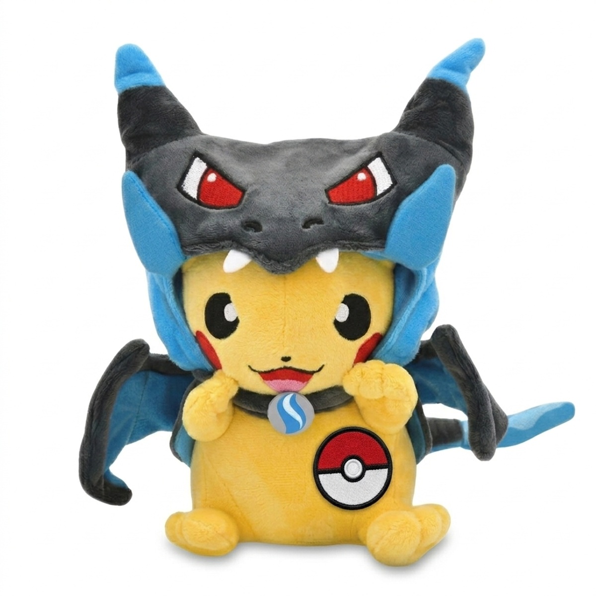 Pikachu Peluche con insignia que prueba la autenticidad del producto.