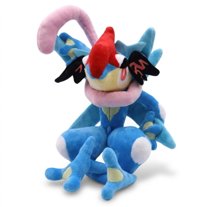 Ash Greninja Peluche vista de tres cuartos