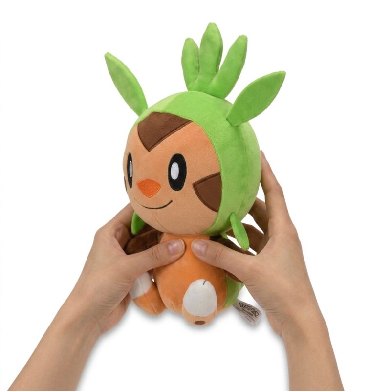 Chespin Peluche sostenido en las manos