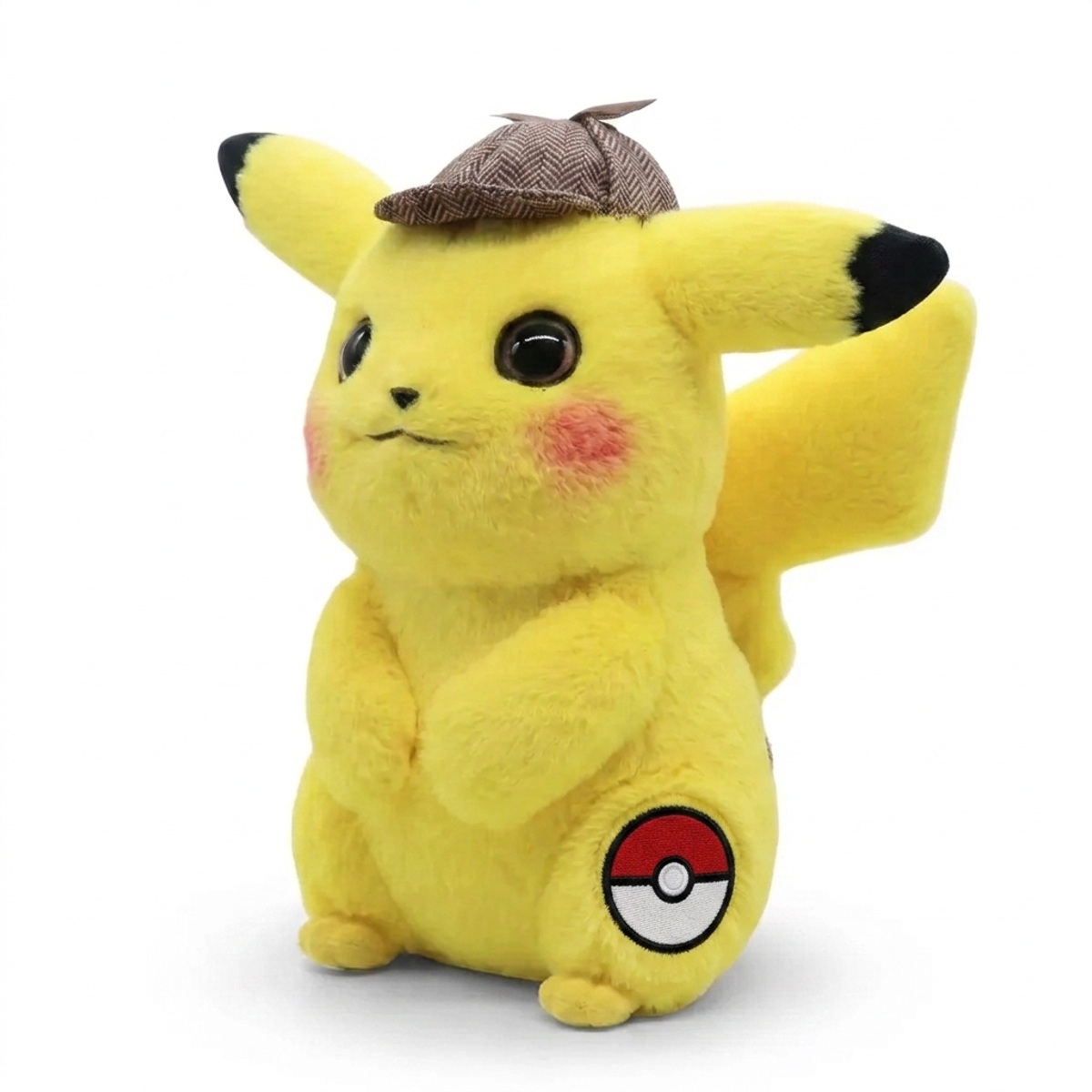 Pikachu Peluche con insignia que prueba la autenticidad del producto.