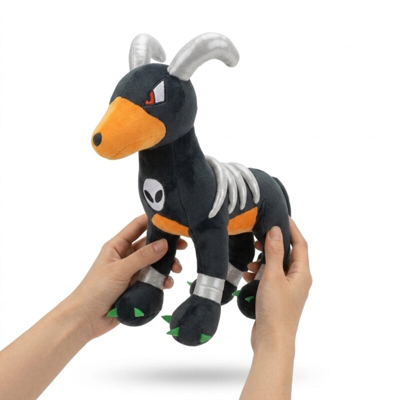 Houndoom Peluche sostenido en las manos