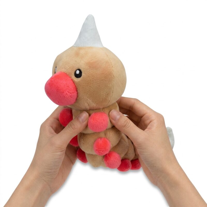 Weedle Peluche sostenido en las manos